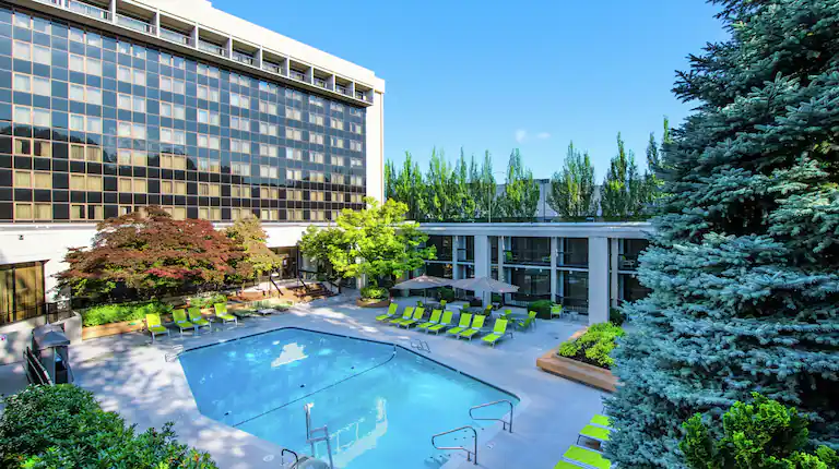 dsc-4521-pool-edited-content-gateway